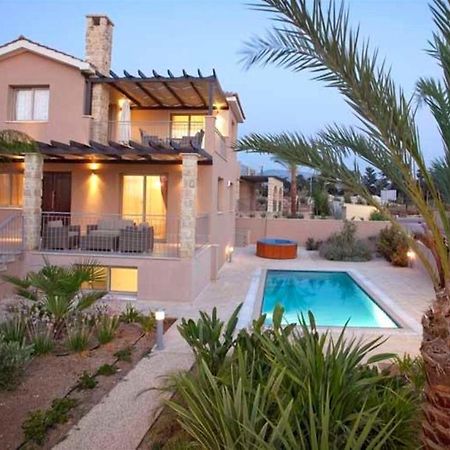 Villa Kartiela Sandy Beach Villas - Private Pool - Jacuzzi - Private Beach Area Polis Luaran gambar
