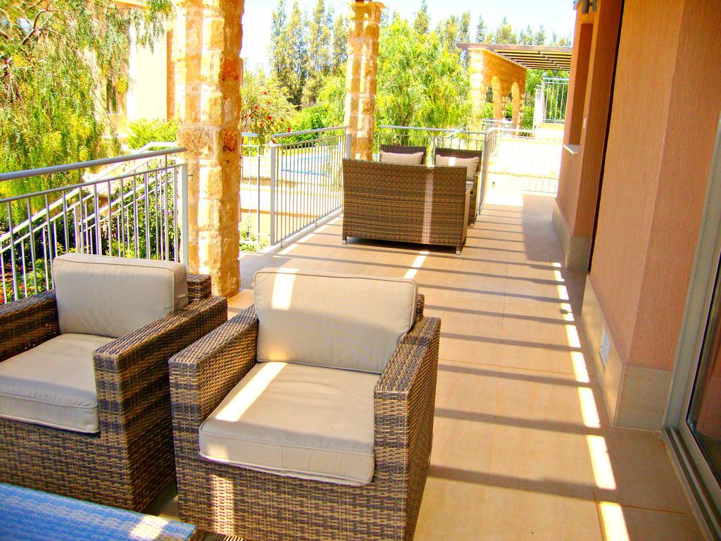 Villa Kartiela Sandy Beach Villas - Private Pool - Jacuzzi - Private Beach Area Polis Luaran gambar