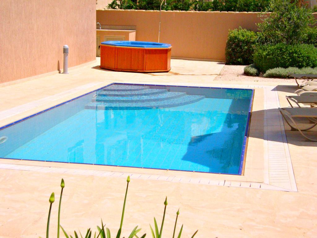 Villa Kartiela Sandy Beach Villas - Private Pool - Jacuzzi - Private Beach Area Polis Luaran gambar