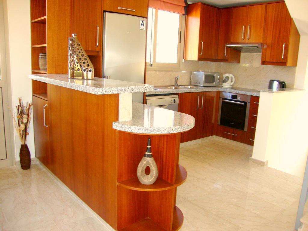 Villa Kartiela Sandy Beach Villas - Private Pool - Jacuzzi - Private Beach Area Polis Luaran gambar